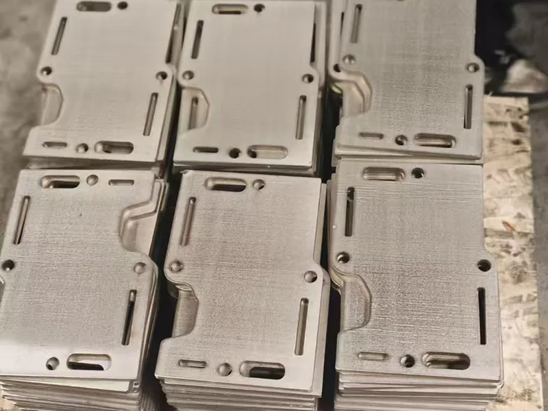 레이저 절단 판금 제조 서비스